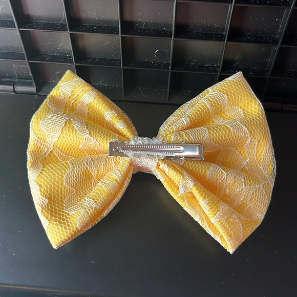 Disneys Beauty and the beast bow - Picture 2 of 4